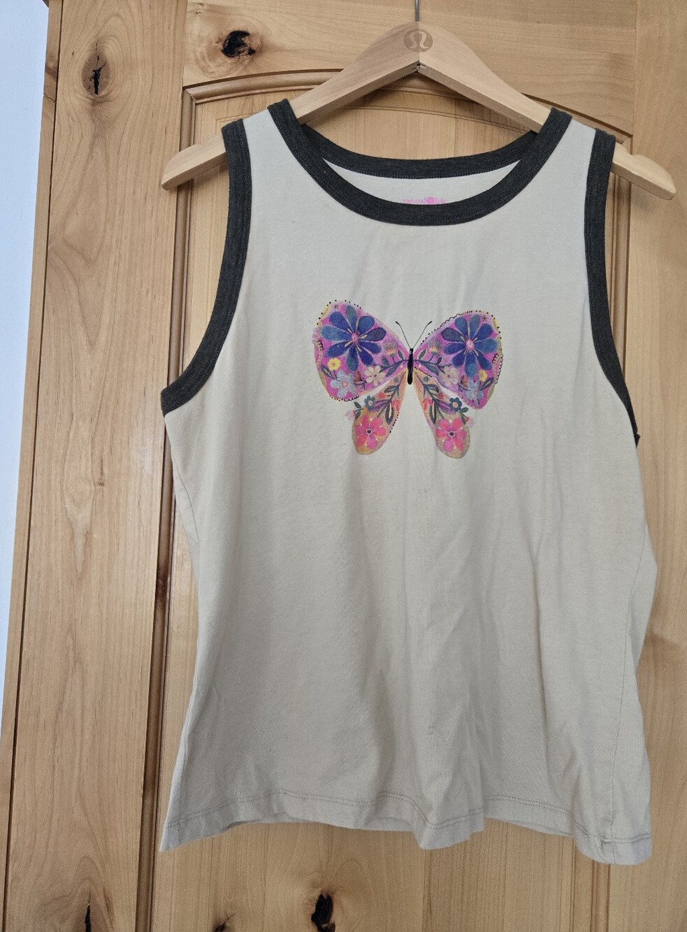 Natural Lifw Cream Butterfly Tank with Dark Trim XL